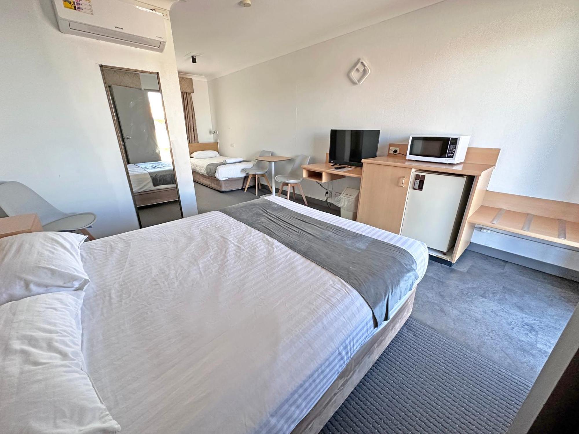 Spa Village Travel Inn Moree Room photo